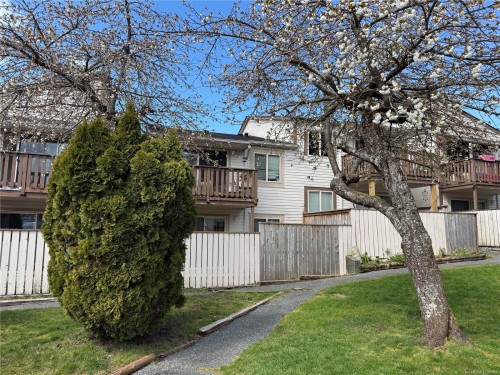 5-7077 Highland Dr  Port Hardy, BC V0N 2P0