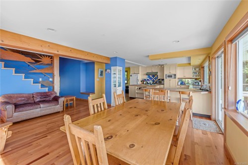 1560 Brebber Rd, Nanaimo, BC 