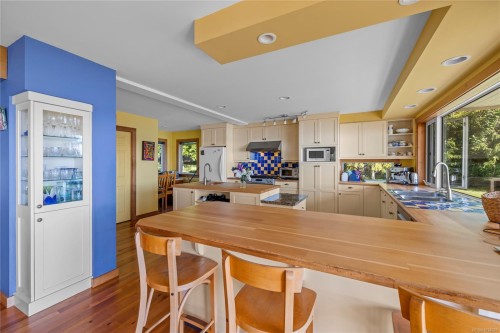 1560 Brebber Rd, Nanaimo, BC 