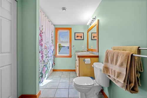 1560 Brebber Rd, Nanaimo, BC 