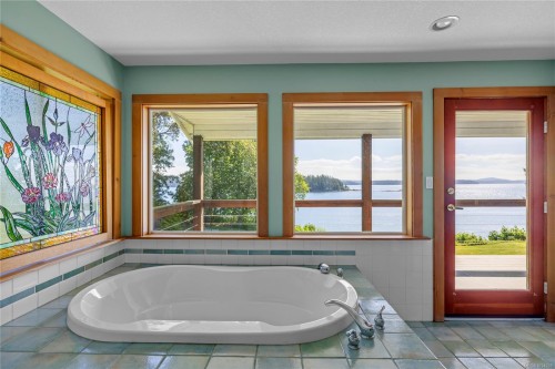 1560 Brebber Rd, Nanaimo, BC 