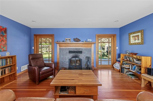 1560 Brebber Rd, Nanaimo, BC 