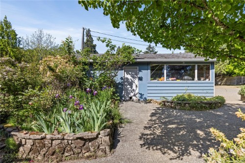 1560 Brebber Rd, Nanaimo, BC 