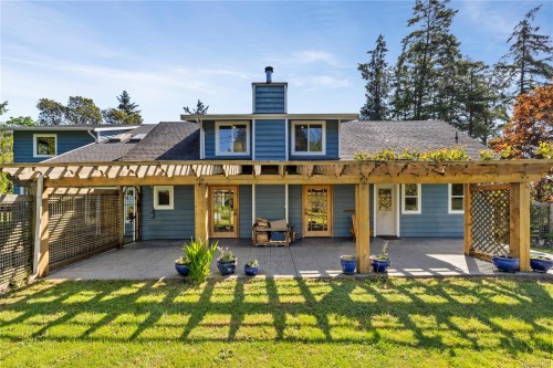 1560 Brebber Rd, Nanaimo, BC 