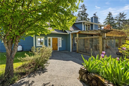 1560 Brebber Rd, Nanaimo, BC 
