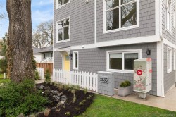 #8-2536 Shelbourne St Victoria, BC V8R 4L5