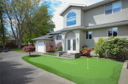 #B-1143 Greenwood Ave Esquimalt, BC V9A 5K7
