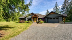 2480 England Rd Courtenay, BC V9N 9M5
