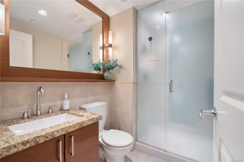#618-1400 Lynburne Pl, Langford, BC - Indoor Photo Showing Bathroom