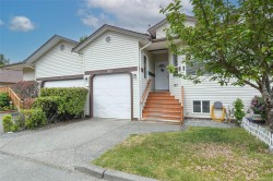 103-2727 1st St Courtenay, BC V9N 9C8