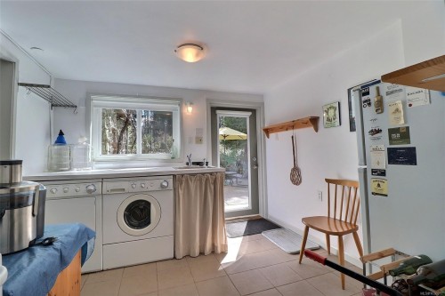 2128 Calais Rd, Duncan, BC 