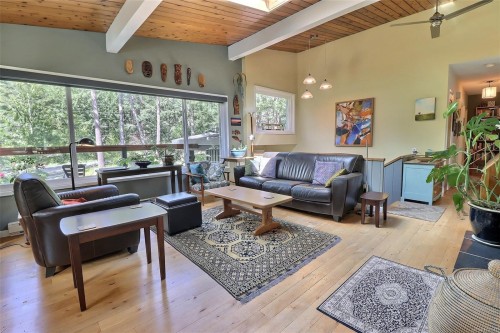 2128 Calais Rd, Duncan, BC 