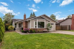 2153 Jahn Pl Sidney, BC V8L 5C1