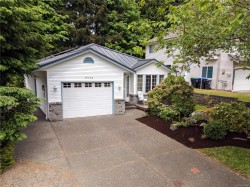 2028 Anna Pl Courtenay, BC V9N 9B4
