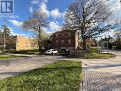 21 ANGLESEY BOULEVARD Toronto, ON M9A 3B4