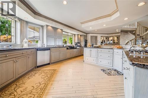 13018 Riverside Drive, Tecumseh, ON - Indoor Photo Showing Kitchen