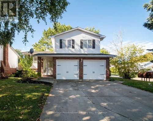 13 THOMPSON DRIVE  Norfolk (Port Dover), ON N0A 1N4