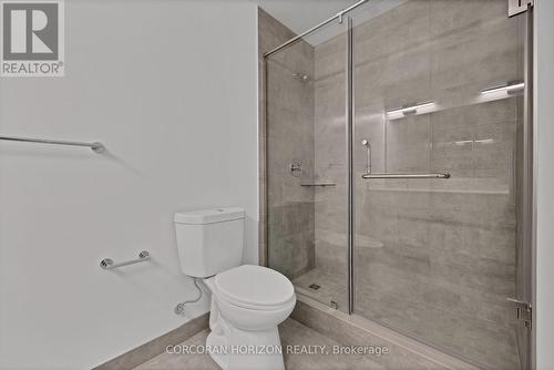 1904 - 15 Glebe Street, Cambridge, ON - Indoor Photo Showing Bathroom
