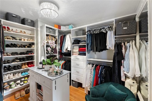 1069 Joan Cres, Victoria, BC 