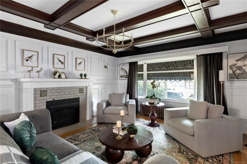 1069 Joan Cres, Victoria, BC 
