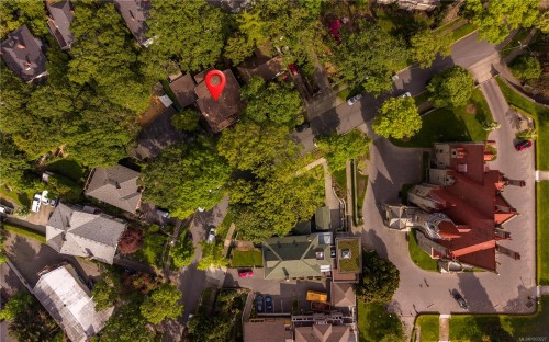 1069 Joan Cres, Victoria, BC 