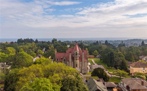 1069 Joan Cres, Victoria, BC 