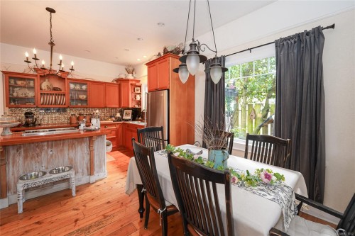 814 Hereward Rd, Victoria, BC 
