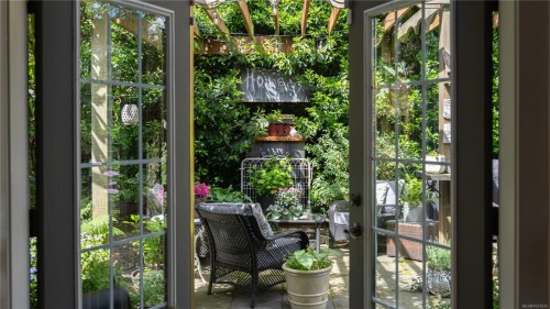 814 Hereward Rd, Victoria, BC 