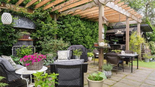 814 Hereward Rd, Victoria, BC 