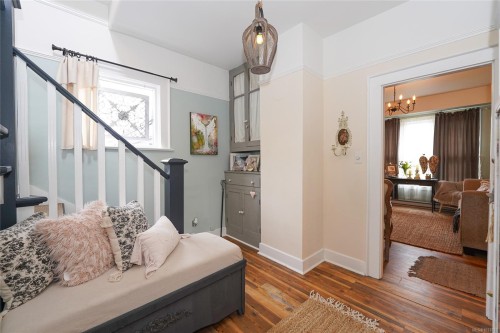 814 Hereward Rd, Victoria, BC 