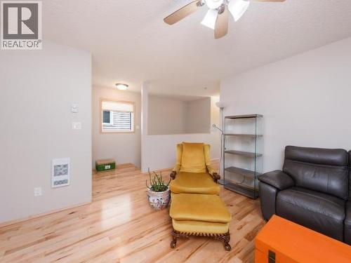 137 Olive May Way, Whitehorse, YT - Indoor Photo Showing Living Room
