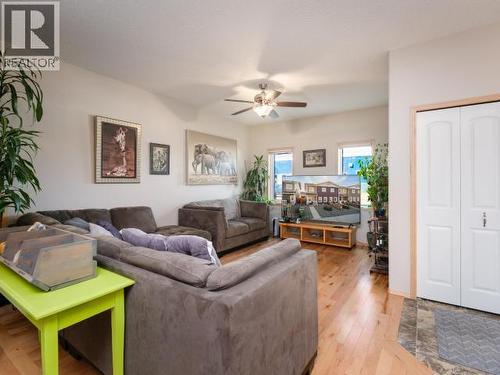 137 Olive May Way, Whitehorse, YT - Indoor Photo Showing Living Room