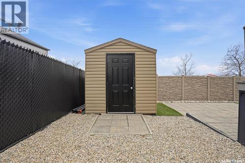 1532 Maple Hill Crescent N, Regina, SK - Outdoor