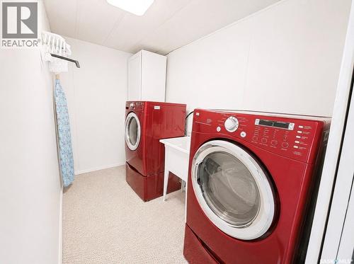 509 Toews Street, Morse, SK - Indoor Photo Showing Laundry Room