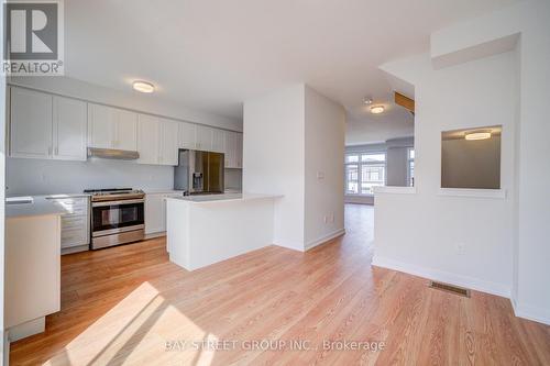 36 Danielle Moore Circle, Toronto, ON - Indoor Photo Showing Kitchen