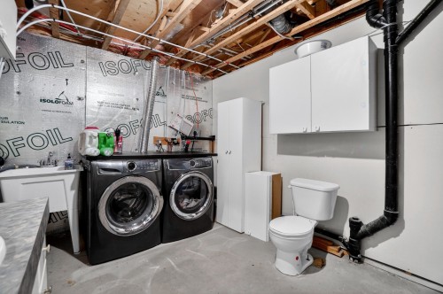 Laundry - 30 Rue Richard, Lanoraie, QC - Indoor Photo Showing Laundry Room