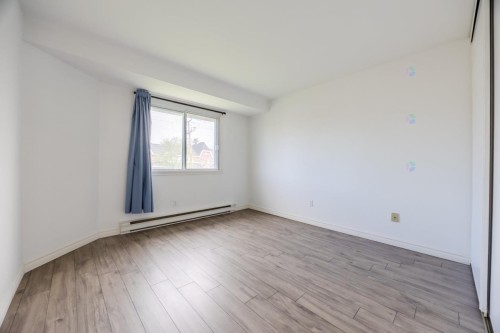 Chambre à coucher - 29-555Z Montrose Drive, Beaconsfield, QC - Indoor Photo Showing Other Room