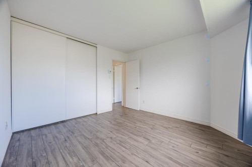Chambre à coucher - 29-555Z Montrose Drive, Beaconsfield, QC - Indoor Photo Showing Other Room