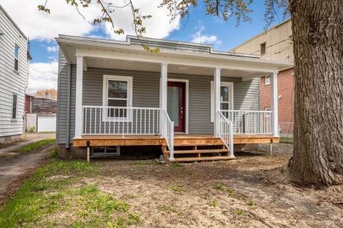 109 Rue Cousins N.  Saint-Jean-Sur-Richelieu, QC J3B 5S9
