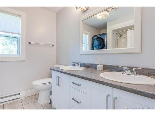 1042 Elmwood, Moncton, NB 