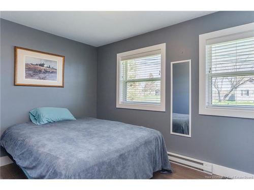 1042 Elmwood, Moncton, NB 