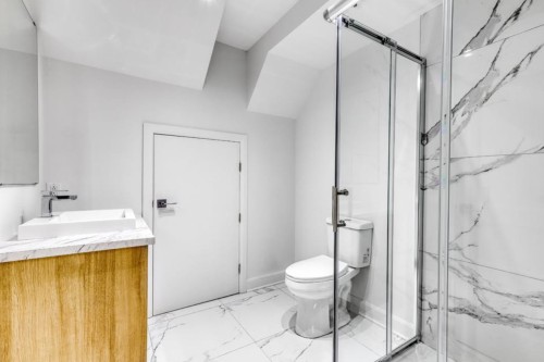 Salle de bains - 4532 Av. Dozois, Longueuil (Saint-Hubert), QC - Indoor Photo Showing Bathroom