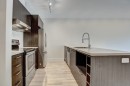 Cuisine - 345-500 Av. Mousseau-Vermette, Dorval, QC  - Indoor Photo Showing Kitchen 