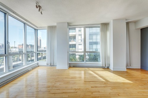 Salon - 304-370 Rue St-André, Montréal (Ville-Marie), QC - Indoor Photo Showing Other Room