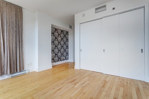 Chambre à coucher principale - 304-370 Rue St-André, Montréal (Ville-Marie), QC - Indoor Photo Showing Other Room