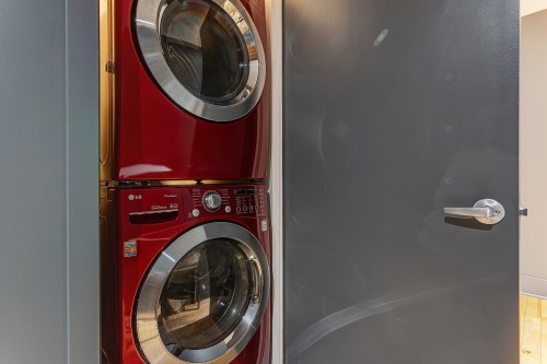 Salle de lavage - 304-370 Rue St-André, Montréal (Ville-Marie), QC - Indoor Photo Showing Laundry Room