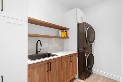 Salle de lavage - 481 Route De La Montagne-D'Argent, La Conception, QC - Indoor Photo Showing Laundry Room