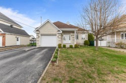 692 Rue Forand  Repentigny (Le Gardeur), QC J5Z 4X6