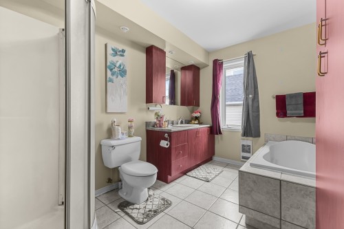 Bathroom - 692 Rue Forand, Repentigny (Le Gardeur), QC - Indoor Photo Showing Bathroom