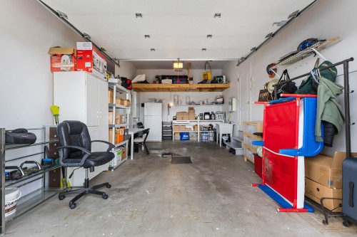 Garage - 692 Rue Forand, Repentigny (Le Gardeur), QC - Indoor Photo Showing Garage